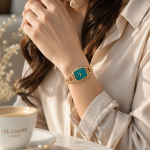 ساعت leecooper زنانه lco8130-170 استیل با بند استیل کارتیه گلد صفحه ای سبز فریم مربعی - Image 4